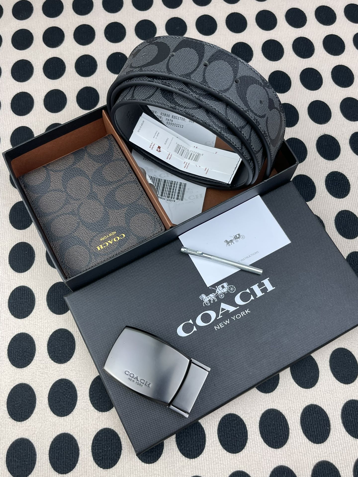 Coach ～coach 送礼男款精品皮带F64839+咖色短款钱包74586