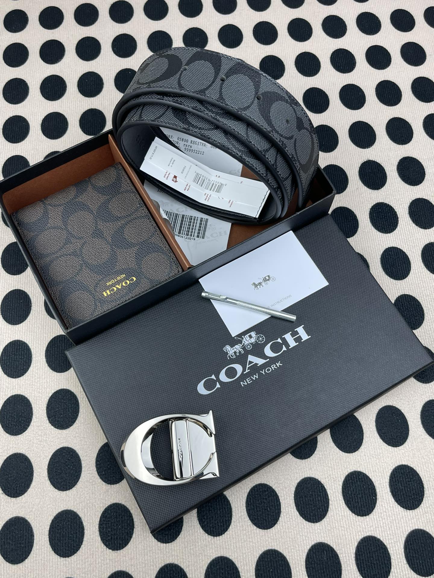 Coach ～coach 送礼男款精品皮带F64839+咖色短款钱包74586