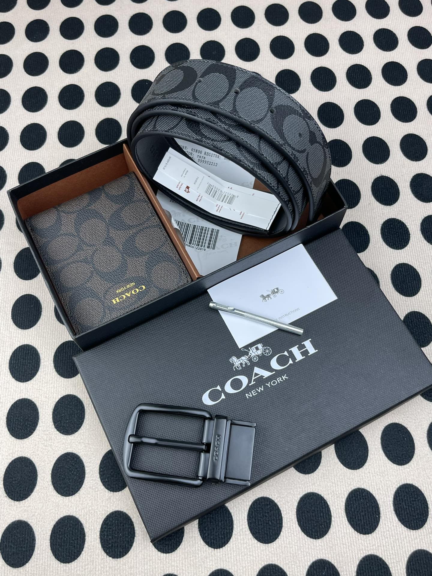Coach ～coach 送礼男款精品皮带F64839+咖色短款钱包74586