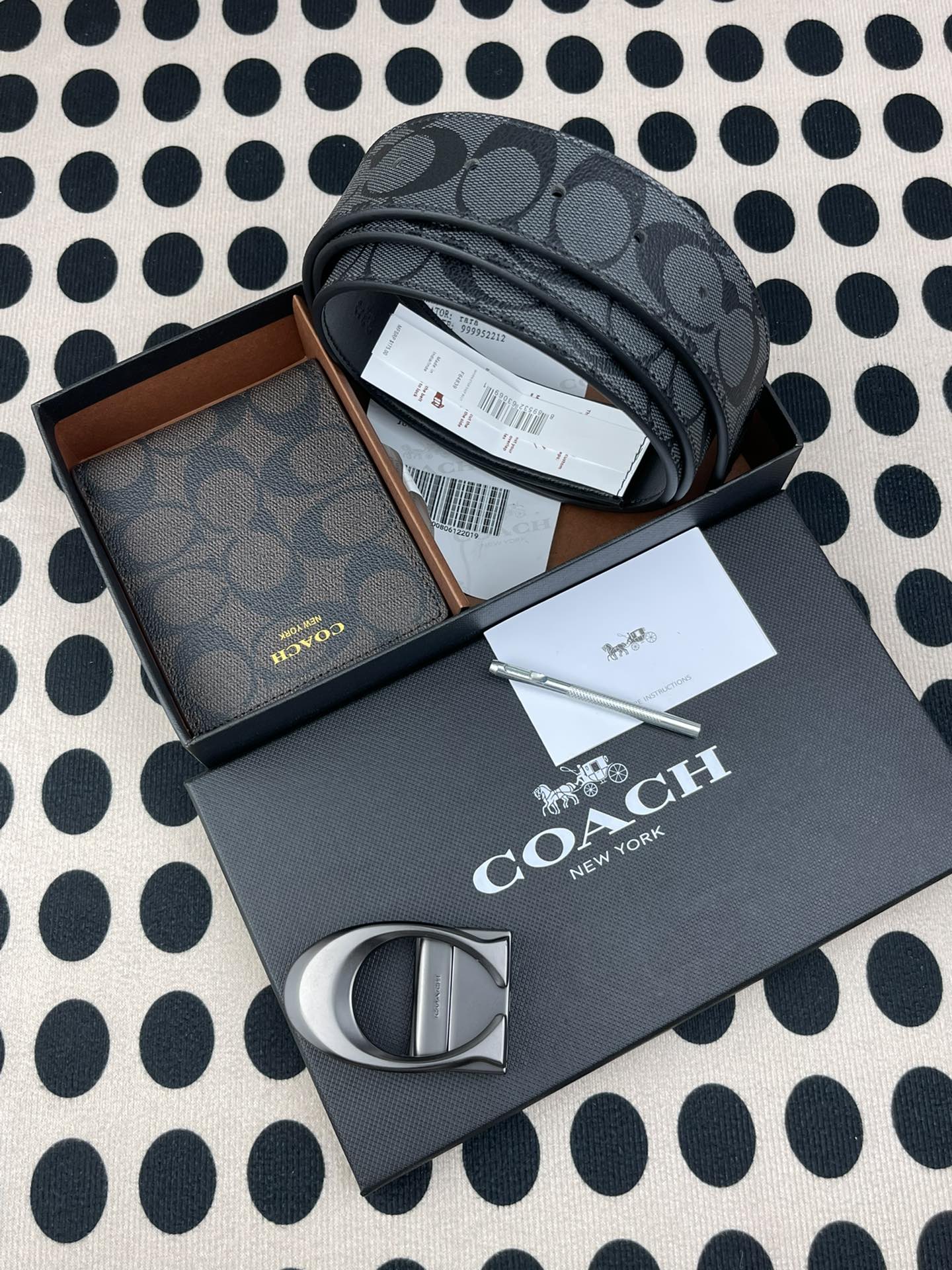 Coach ～coach 送礼男款精品皮带F64839+咖色短款钱包74586