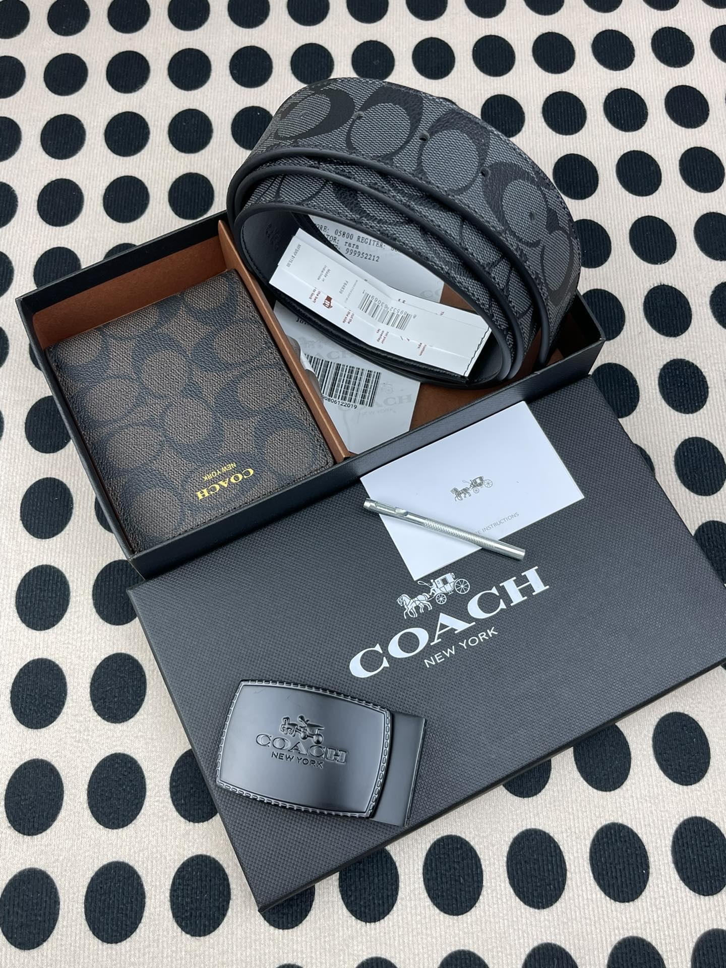 Coach ～coach 送礼男款精品皮带F64839+咖色短款钱包74586
