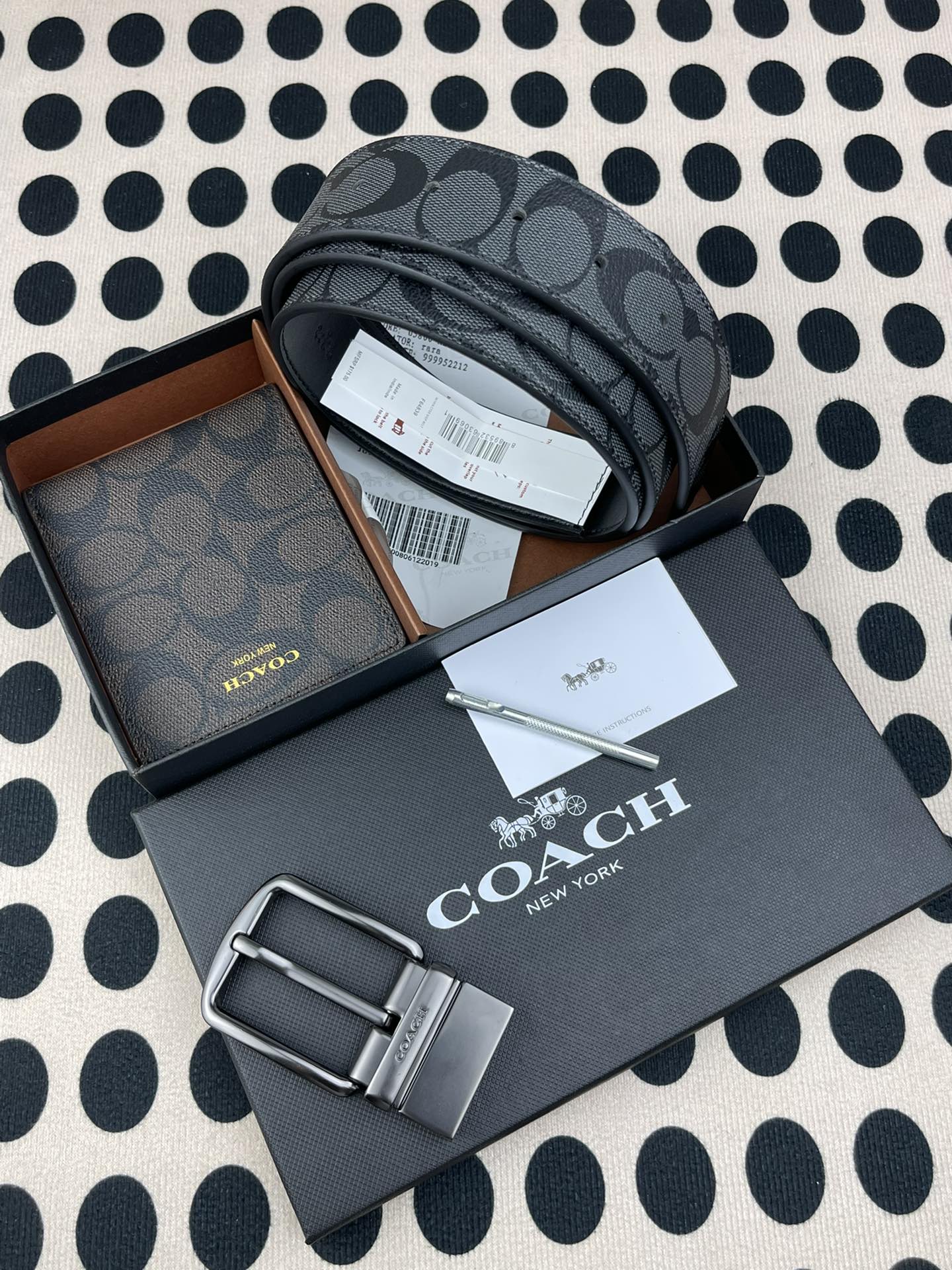 Coach ～coach 送礼男款精品皮带F64839+咖色短款钱包74586