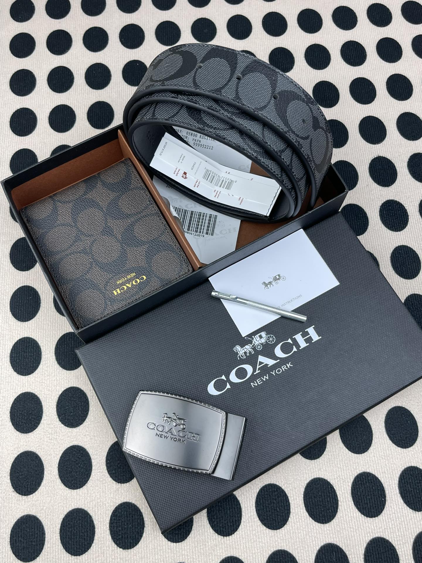 Coach ～coach 送礼男款精品皮带F64839+咖色短款钱包74586
