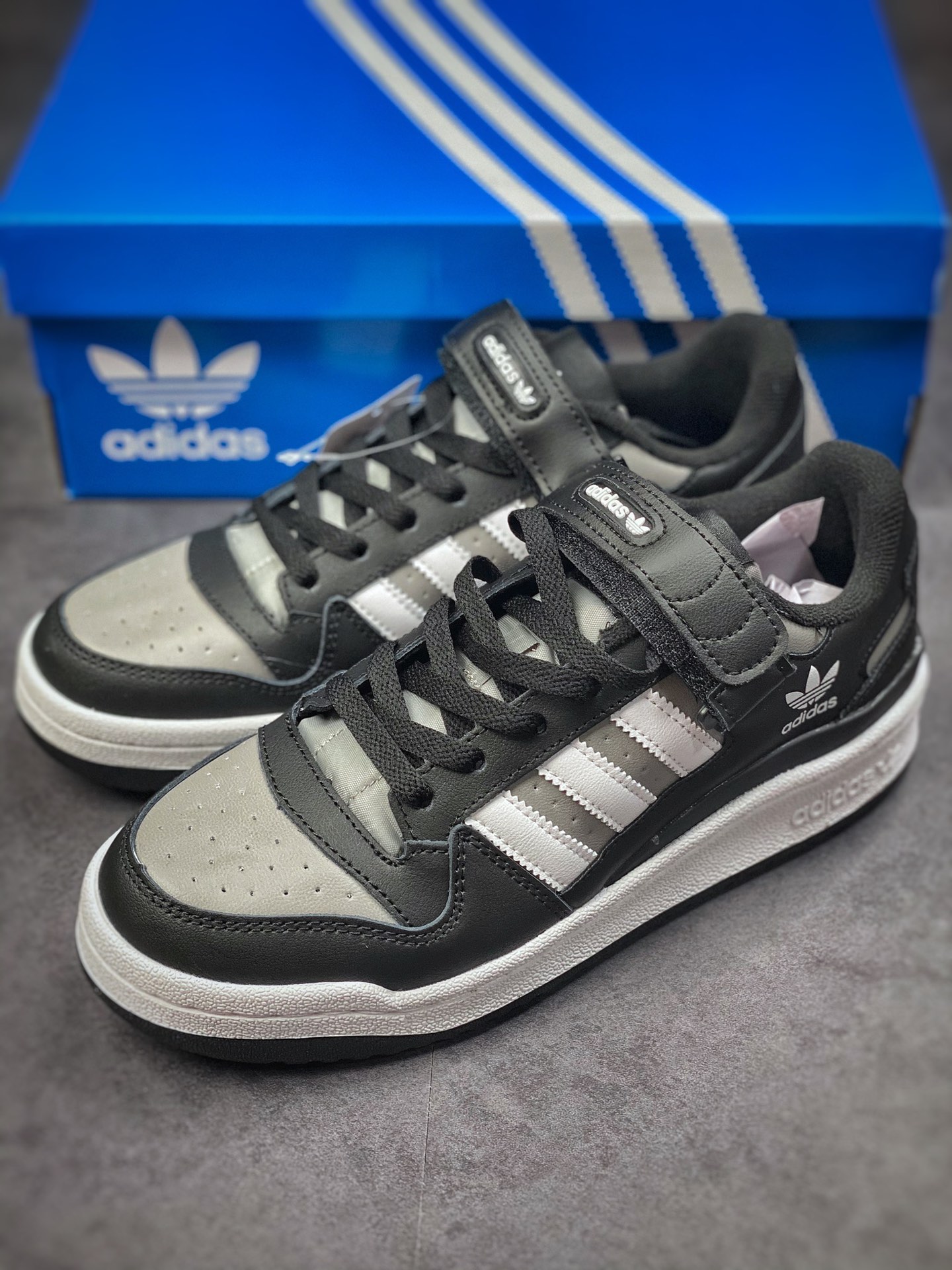 180 Adidas Forum 84 Low OG 低帮百搭潮流休闲运动板鞋 GW0697-莆田鞋,莆田鞋货源,高仿鞋,高仿鞋货源,安福档口,莆田高仿鞋,莆田鞋批发,高仿鞋批发,莆田高仿运动鞋,高仿运动鞋,莆田运动鞋 180 Adidas Forum 84 Low OG 低帮百搭潮流休闲运动板鞋 GW0697
