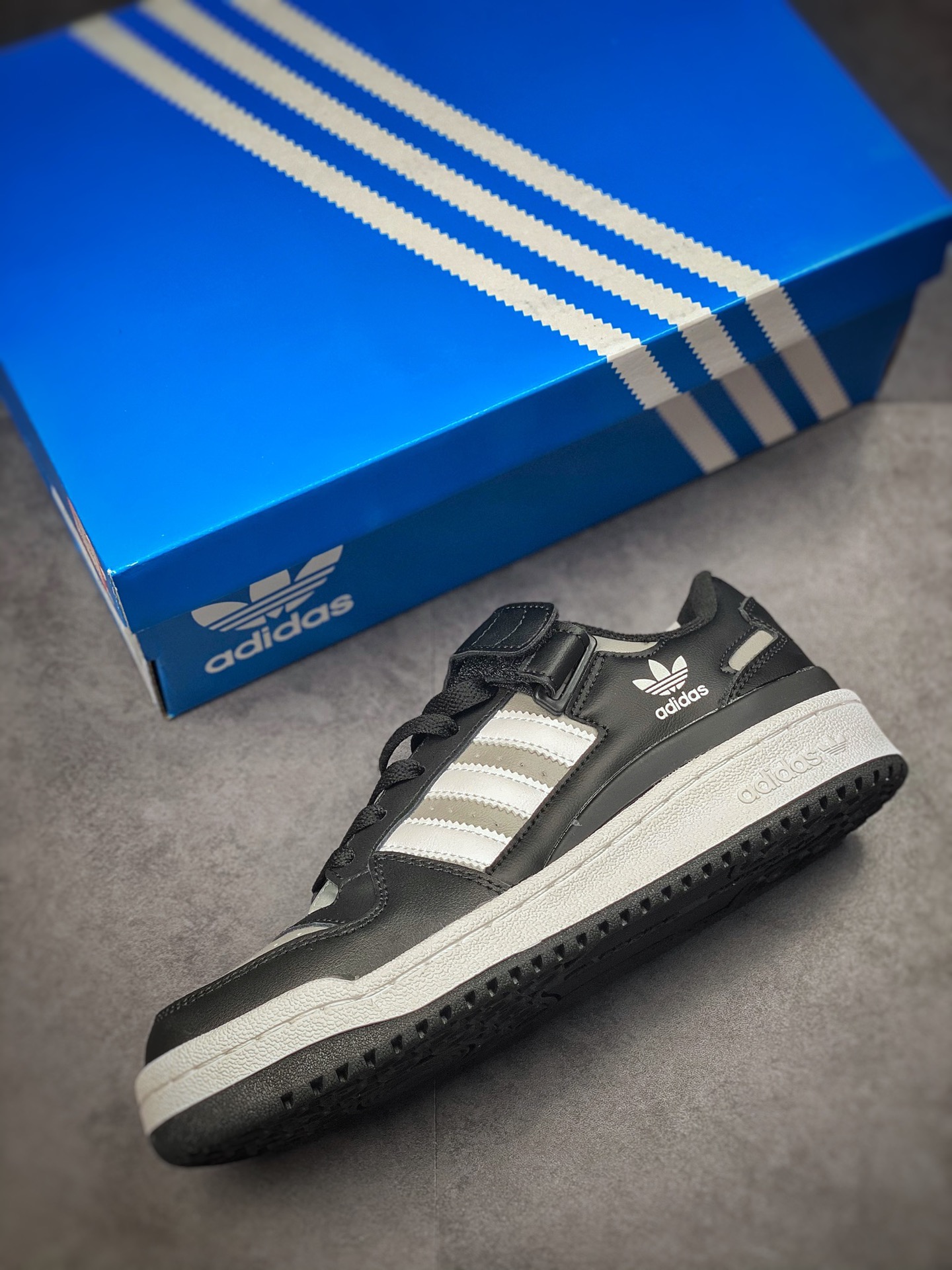 180 Adidas Forum 84 Low OG 低帮百搭潮流休闲运动板鞋 GW0697-莆田鞋,莆田鞋货源,高仿鞋,高仿鞋货源,安福档口,莆田高仿鞋,莆田鞋批发,高仿鞋批发,莆田高仿运动鞋,高仿运动鞋,莆田运动鞋 180 Adidas Forum 84 Low OG 低帮百搭潮流休闲运动板鞋 GW0697