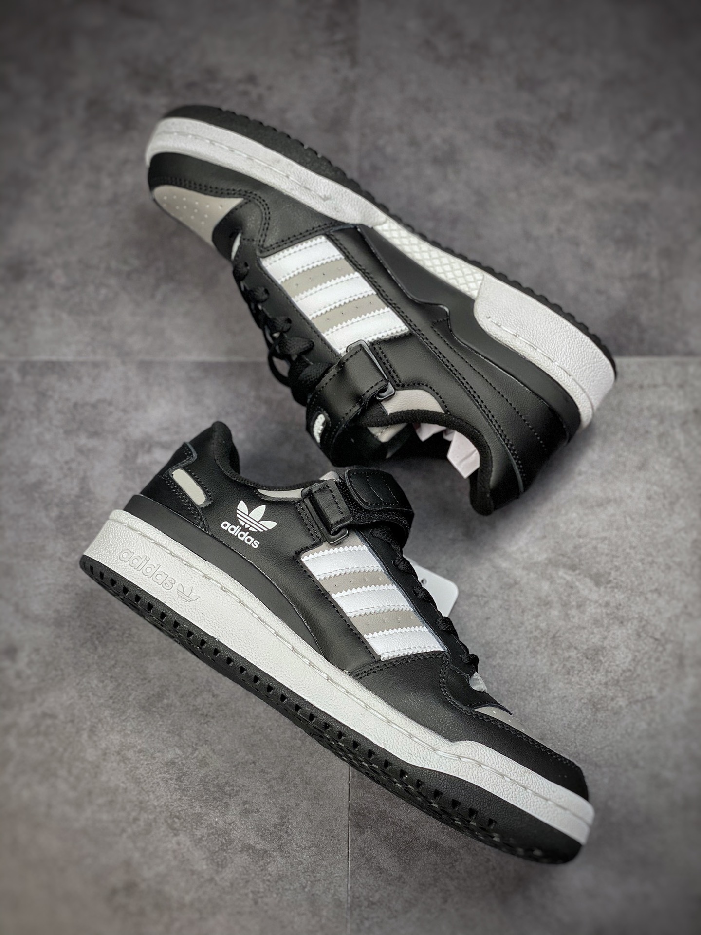 180 Adidas Forum 84 Low OG 低帮百搭潮流休闲运动板鞋 GW0697-莆田鞋,莆田鞋货源,高仿鞋,高仿鞋货源,安福档口,莆田高仿鞋,莆田鞋批发,高仿鞋批发,莆田高仿运动鞋,高仿运动鞋,莆田运动鞋 180 Adidas Forum 84 Low OG 低帮百搭潮流休闲运动板鞋 GW0697