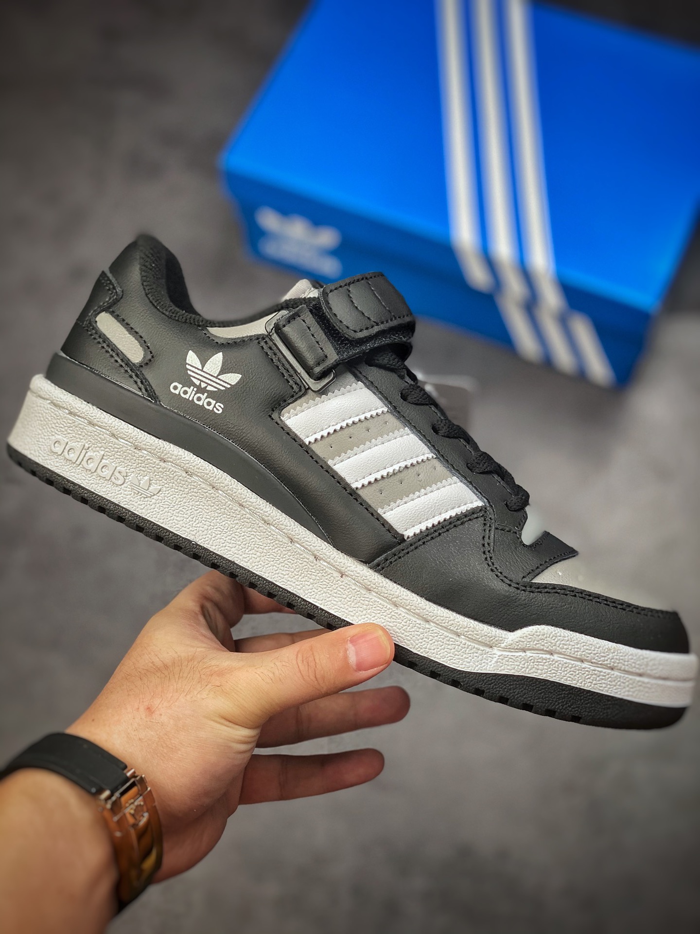 180 Adidas Forum 84 Low OG 低帮百搭潮流休闲运动板鞋 GW0697-莆田鞋,莆田鞋货源,高仿鞋,高仿鞋货源,安福档口,莆田高仿鞋,莆田鞋批发,高仿鞋批发,莆田高仿运动鞋,高仿运动鞋,莆田运动鞋 180 Adidas Forum 84 Low OG 低帮百搭潮流休闲运动板鞋 GW0697