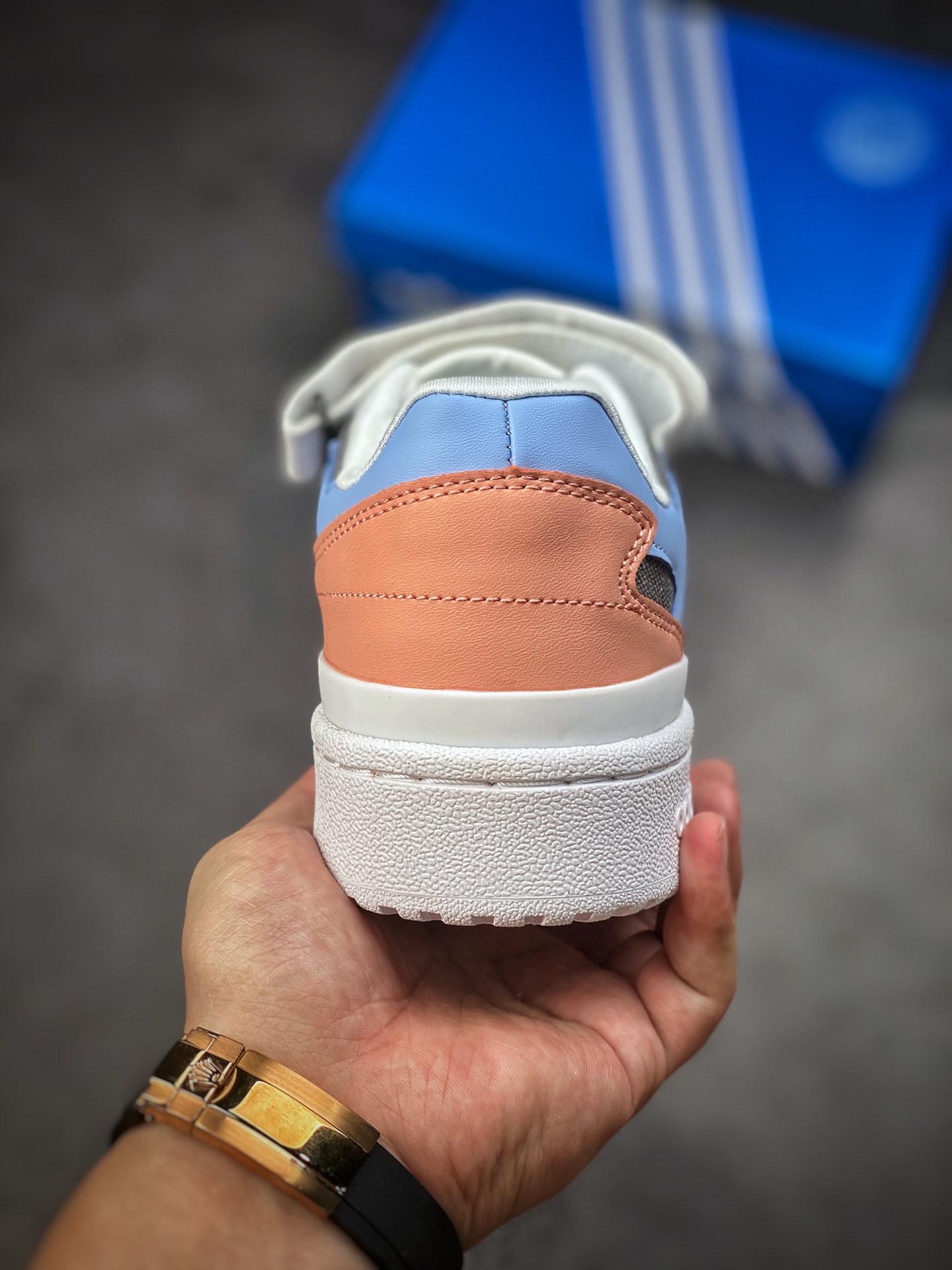 180 Adidas Forum 84 Low OG 低帮百搭潮流休闲运动板鞋GZ4405-莆田鞋,莆田鞋货源,高仿鞋,高仿鞋货源,安福档口,莆田高仿鞋,莆田鞋批发,高仿鞋批发,莆田高仿运动鞋,高仿运动鞋,莆田运动鞋 180 Adidas Forum 84 Low OG 低帮百搭潮流休闲运动板鞋GZ4405