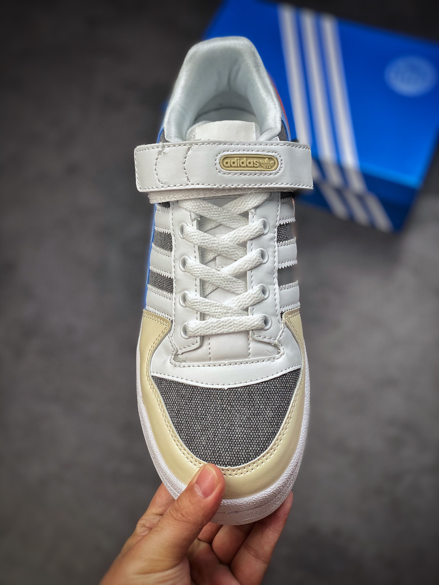 180 Adidas Forum 84 Low OG 低帮百搭潮流休闲运动板鞋GZ4405-莆田鞋,莆田鞋货源,高仿鞋,高仿鞋货源,安福档口,莆田高仿鞋,莆田鞋批发,高仿鞋批发,莆田高仿运动鞋,高仿运动鞋,莆田运动鞋 180 Adidas Forum 84 Low OG 低帮百搭潮流休闲运动板鞋GZ4405