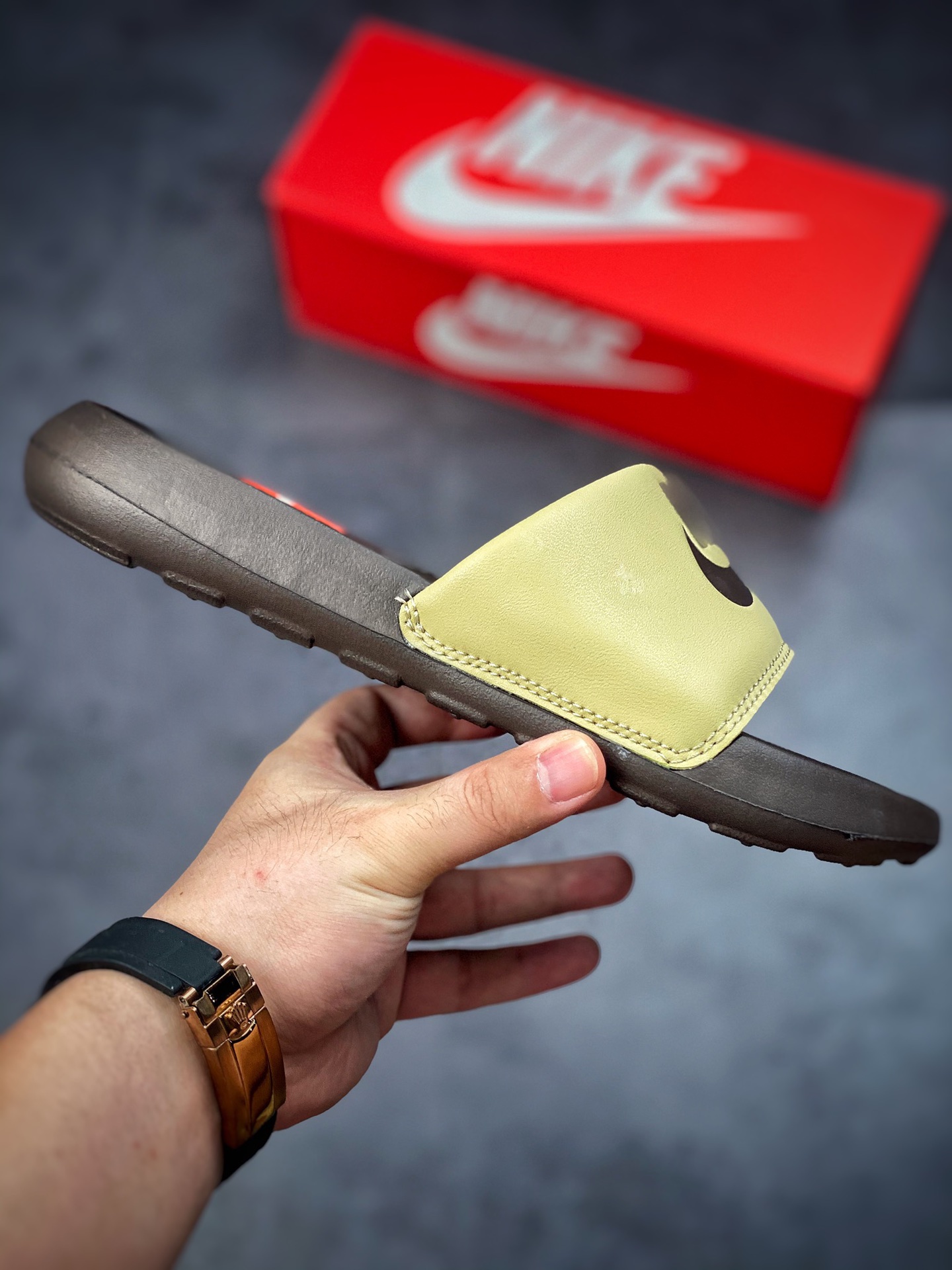 80 NIKE VICTORI ONE SLIDE 人气拖鞋单品 Nike 巴洛克棕CN9675-701-莆田鞋,莆田鞋货源,高仿鞋,高仿鞋货源,安福档口,莆田高仿鞋,莆田鞋批发,高仿鞋批发,莆田高仿运动鞋,高仿运动鞋,莆田运动鞋 80 NIKE VICTORI ONE SLIDE 人气拖鞋单品 Nike 巴洛克棕CN9675-701