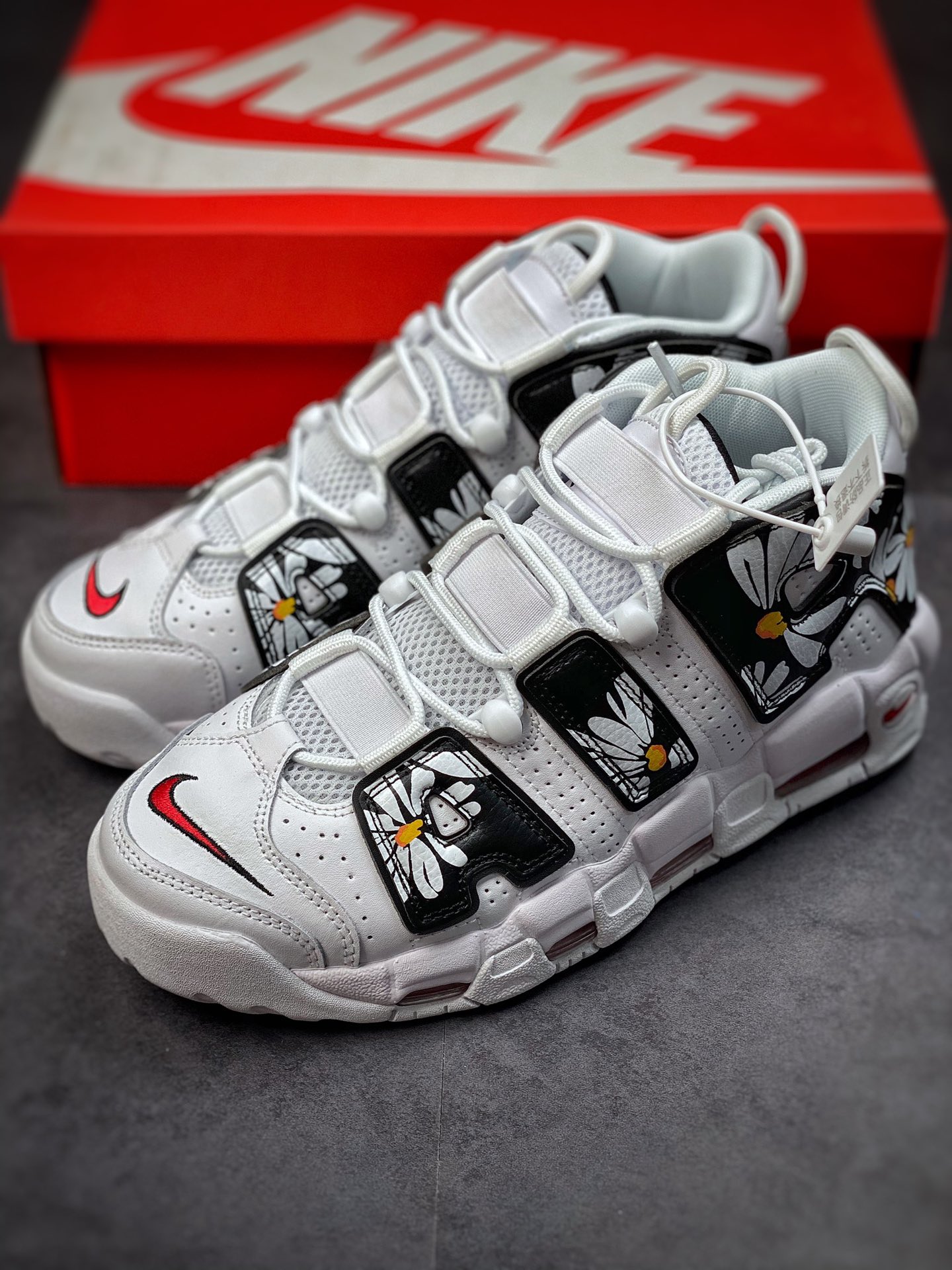 260 【定制球鞋】Nike Air More Uptempo 情人节限定黑白小雏菊 DM8155-100/DM8150-100-莆田鞋,莆田鞋货源,高仿鞋,高仿鞋货源,安福档口,莆田高仿鞋,莆田鞋批发,高仿鞋批发,莆田高仿运动鞋,高仿运动鞋,莆田运动鞋 260 【定制球鞋】Nike Air More Uptempo 情人节限定黑白小雏菊 DM8155-100/DM8150-100