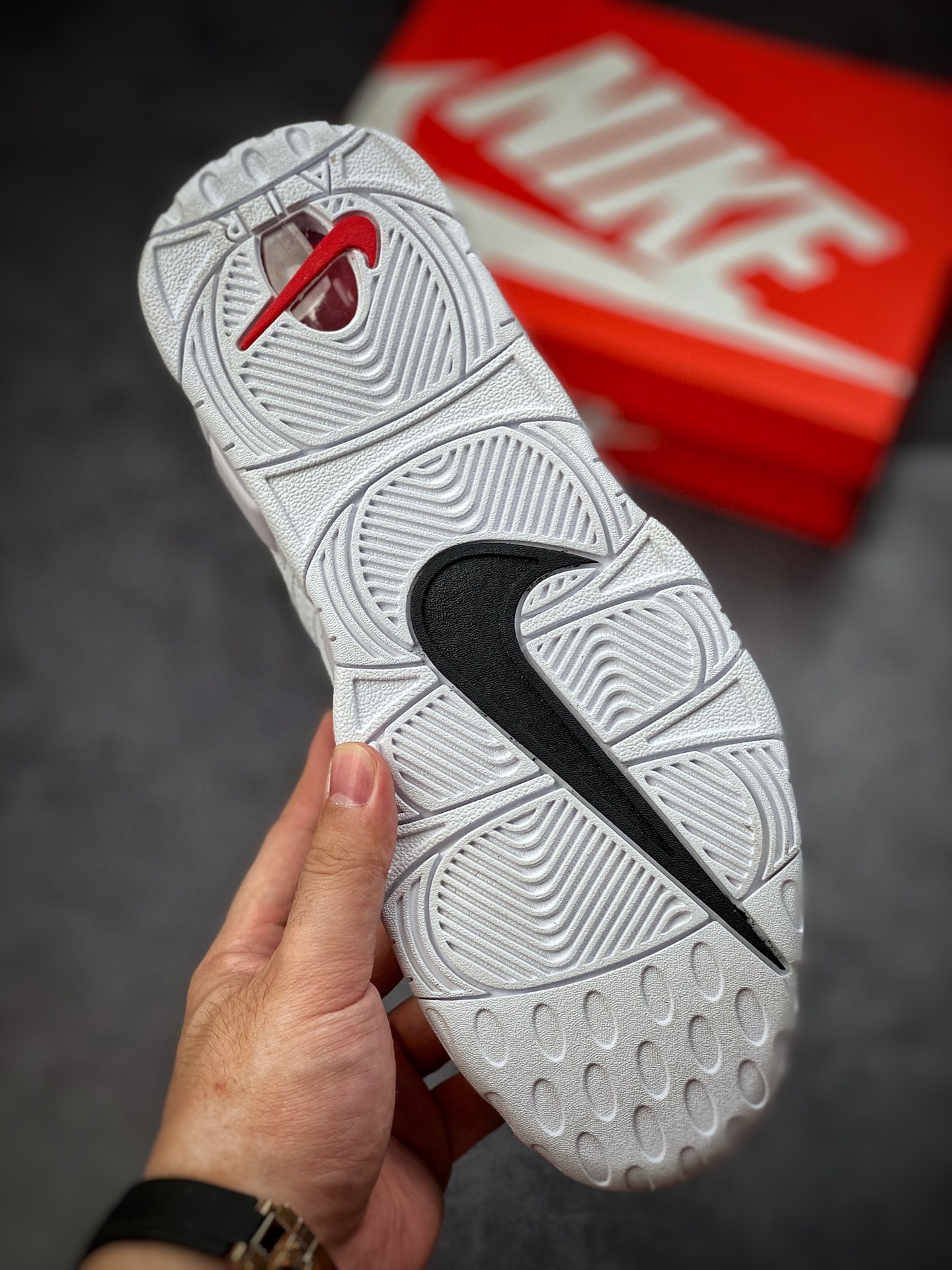 260 【定制球鞋】Nike Air More Uptempo 情人节限定黑白小雏菊 DM8155-100/DM8150-100-莆田鞋,莆田鞋货源,高仿鞋,高仿鞋货源,安福档口,莆田高仿鞋,莆田鞋批发,高仿鞋批发,莆田高仿运动鞋,高仿运动鞋,莆田运动鞋 260 【定制球鞋】Nike Air More Uptempo 情人节限定黑白小雏菊 DM8155-100/DM8150-100