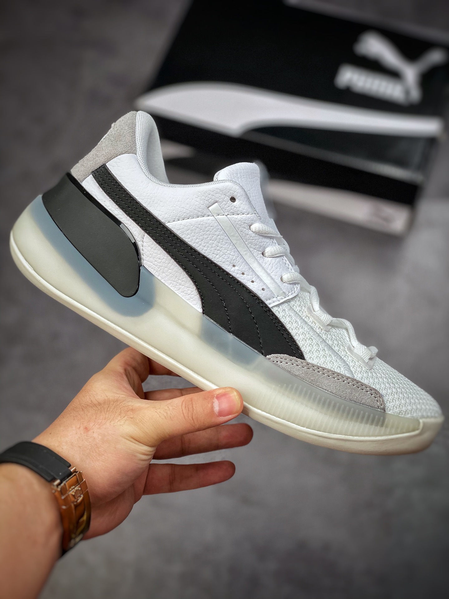 200 Puma Clyde Hardwood 系列 黑白 彪马全新复古低帮篮球鞋系列 193663-01