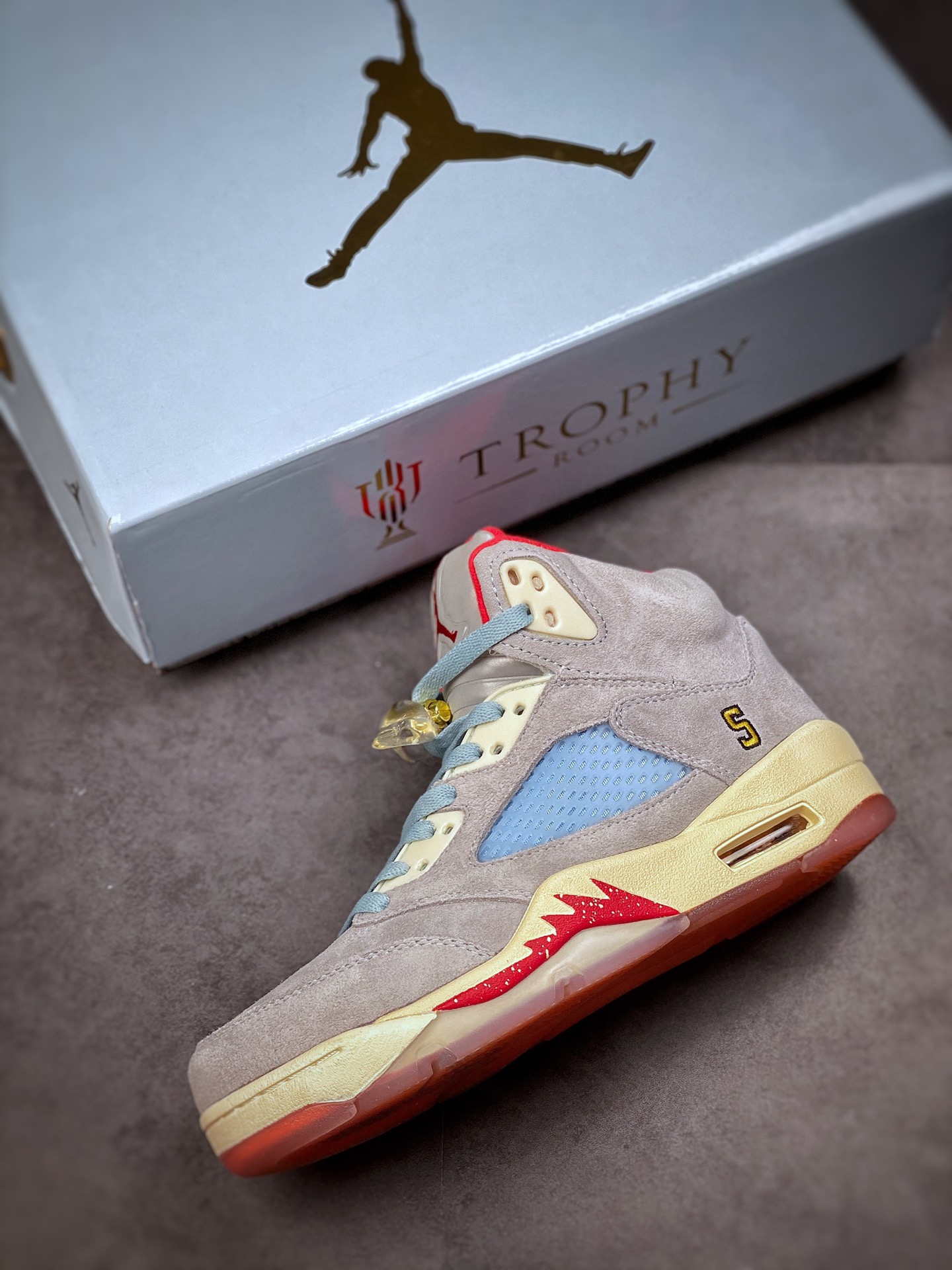 260 Trophy Room x Nike Air Jordan 5 Retro”Ice Blue” AJ5 “联名冰蓝编号版”CI1899-400-莆田鞋,莆田鞋货源,高仿鞋,高仿鞋货源,安福档口,莆田高仿鞋,莆田鞋批发,高仿鞋批发,莆田高仿运动鞋,高仿运动鞋,莆田运动鞋 260 Trophy Room x Nike Air Jordan 5 Retro”Ice Blue” AJ5 “联名冰蓝编号版”CI1899-400