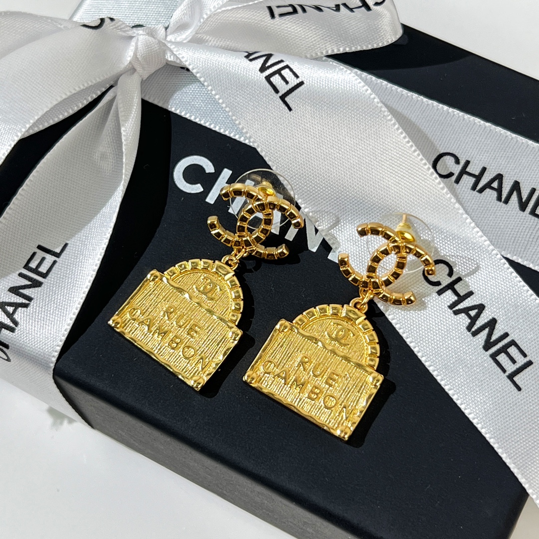 新款☑️CHANEL香奈儿 金色 双c包包👜 耳钉耳环