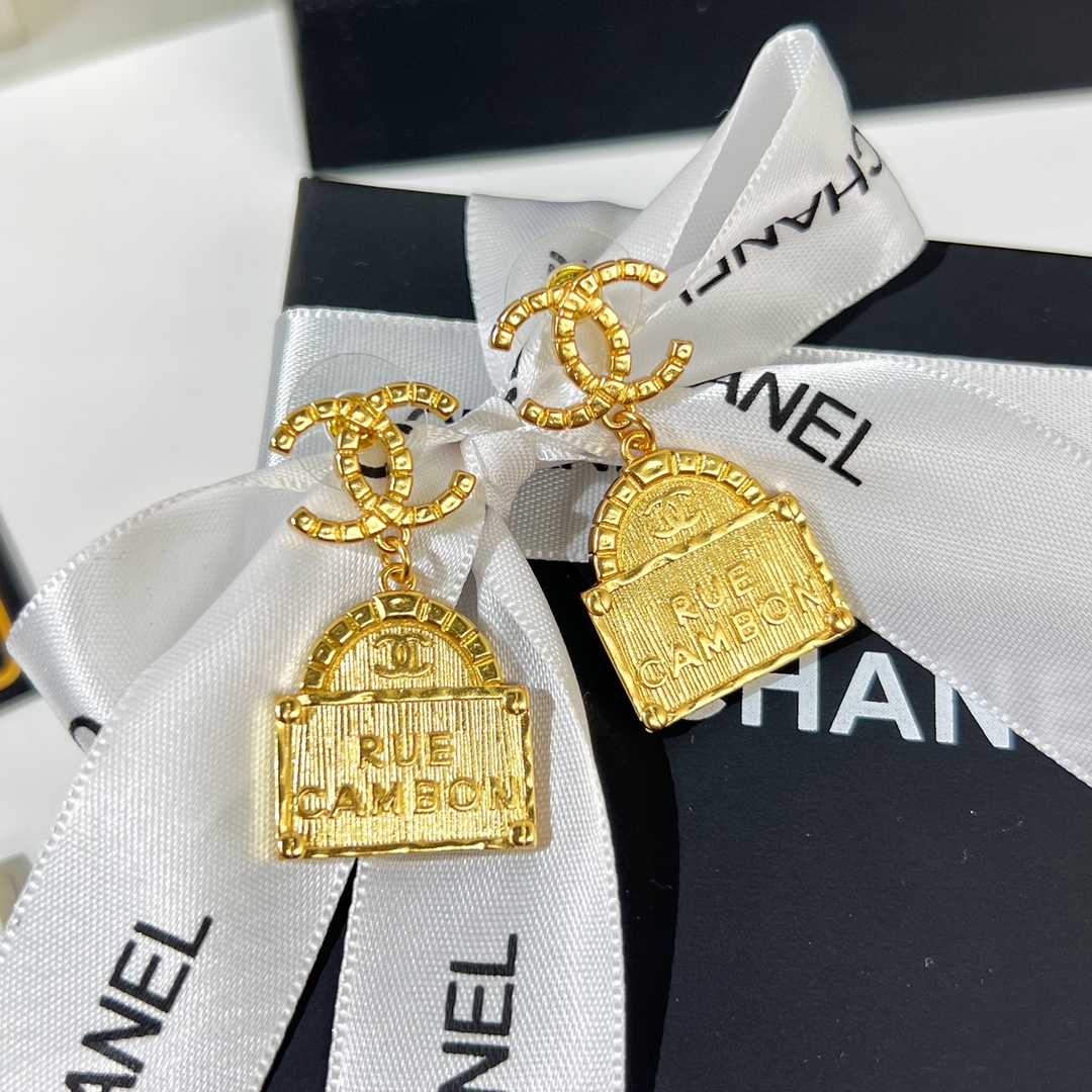 新款☑️CHANEL香奈儿 金色 双c包包👜 耳钉耳环
