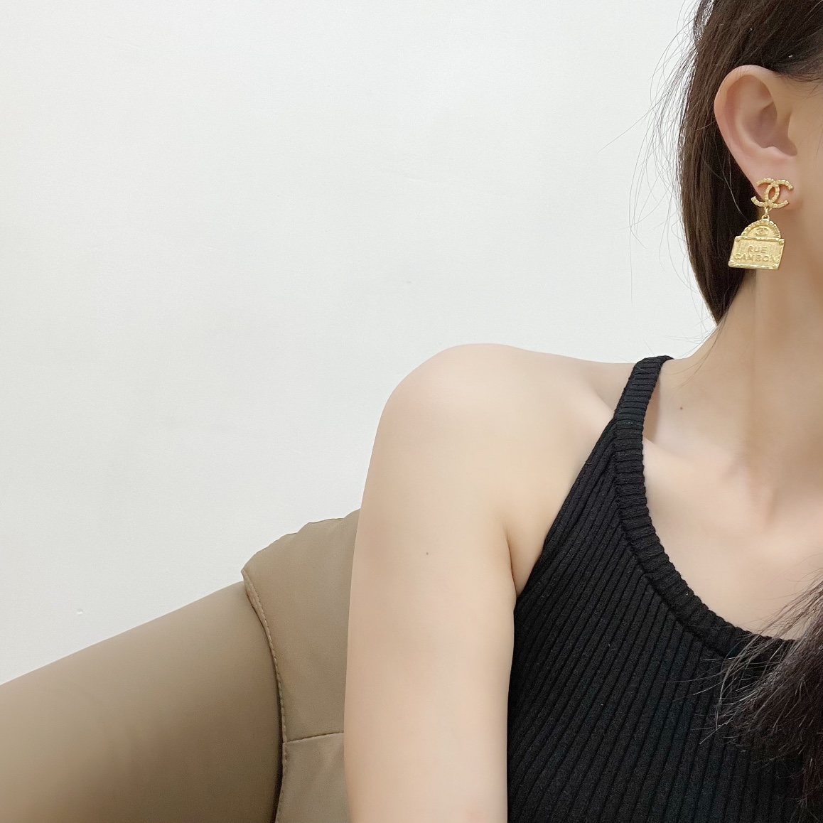 新款☑️CHANEL香奈儿 金色 双c包包👜 耳钉耳环
