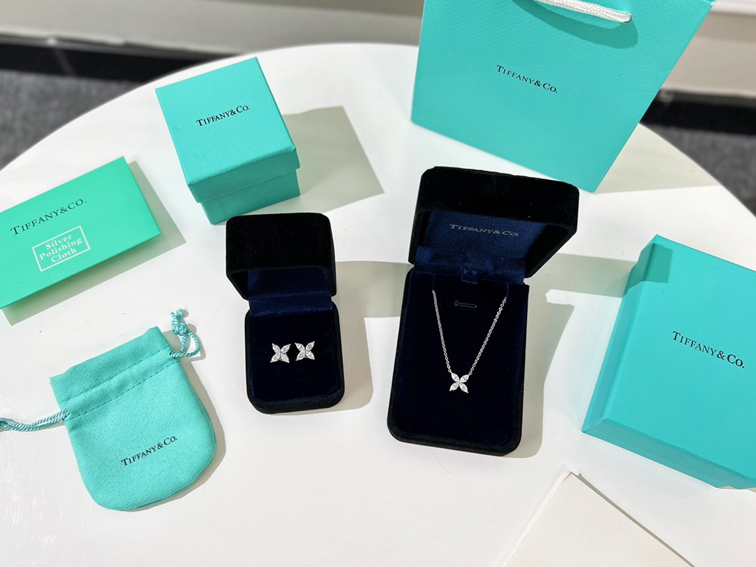 Tiffany&co 蒂芙尼Tiffany Victoria ™M 系列四叶草马眼项链 耳钉