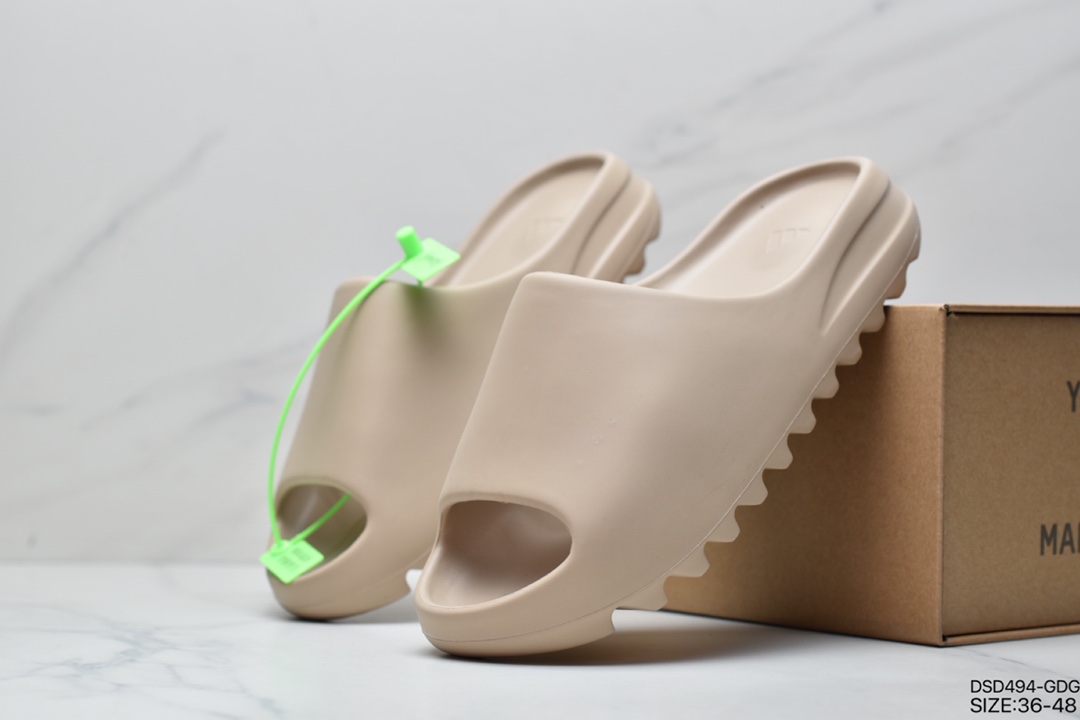 100 侃爷再度联乘Kanye West x Adidas Yeezy Slide”Bone”椰子FV8425