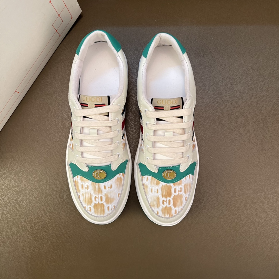 I5  高品质欧美大师设计简洁高档大气，专柜品质值得信赖，面料进口顶级牛皮 。😍 羊皮内里🐑 做工精细，专柜原版大底，上脚舒适百搭，潮男乐福专属定制，小 麦昆 Alexander McQueen  适合司机户外行车🚗 休闲鞋系列之首 男鞋