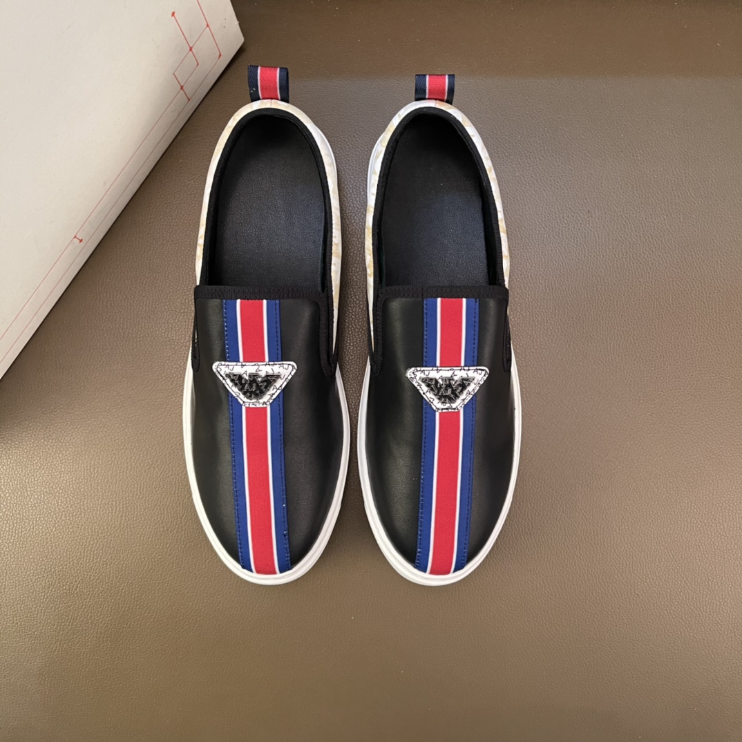 I5  高品质欧美大师设计简洁高档大气，专柜品质值得信赖，面料进口顶级牛皮 。😍 羊皮内里🐑 做工精细，专柜原版大底，上脚舒适百搭，潮男乐福专属定制，小 麦昆 Alexander McQueen  适合司机户外行车🚗 休闲鞋系列之首 男鞋