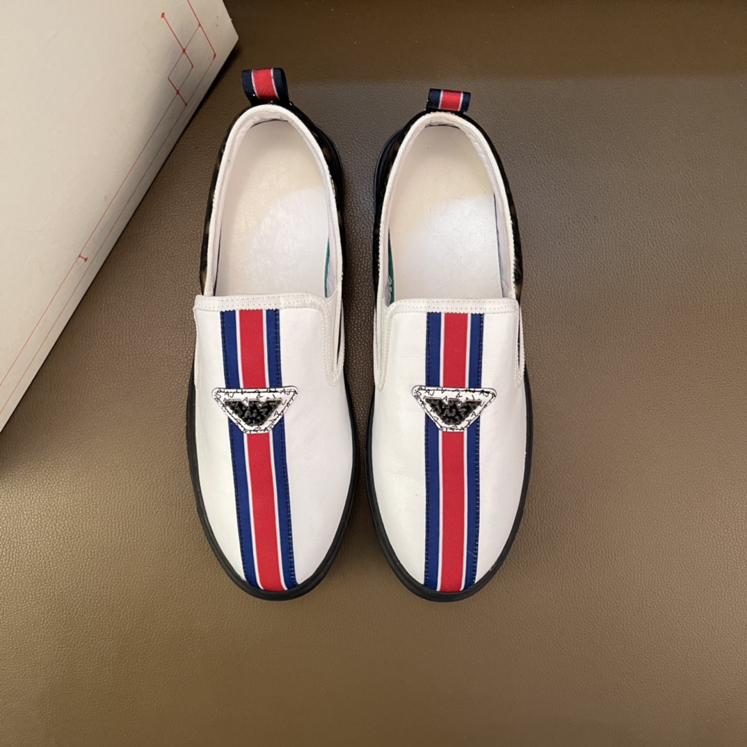 I5  高品质欧美大师设计简洁高档大气，专柜品质值得信赖，面料进口顶级牛皮 。😍 羊皮内里🐑 做工精细，专柜原版大底，上脚舒适百搭，潮男乐福专属定制，小 麦昆 Alexander McQueen  适合司机户外行车🚗 休闲鞋系列之首 男鞋