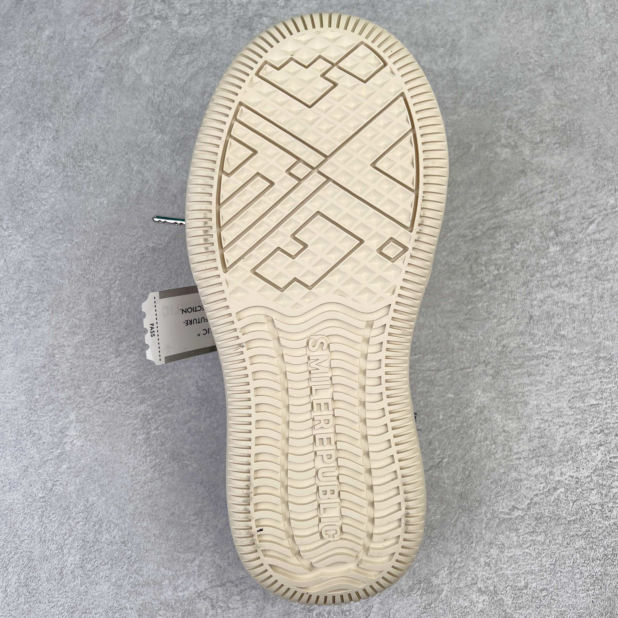 图片[9]-＃开春福利 SMILEREPUBLIC檀健次同款经典新款起司猫低帮开口笑厚底帆布鞋 新晋街头鞋履品牌SMILEREPUBLIC Canvas 系列 以 SMILE 为灵感来源 捕捉潮流 主打柔软的帆布设计 有裁切的羊毛流苏与独特编织技艺 超软水染牛皮内里 注塑成型鞋垫 4cm厘米外增高效果橡胶鞋底 尺码：35 36 37 38 39 40 41 42 43 44-选品中心