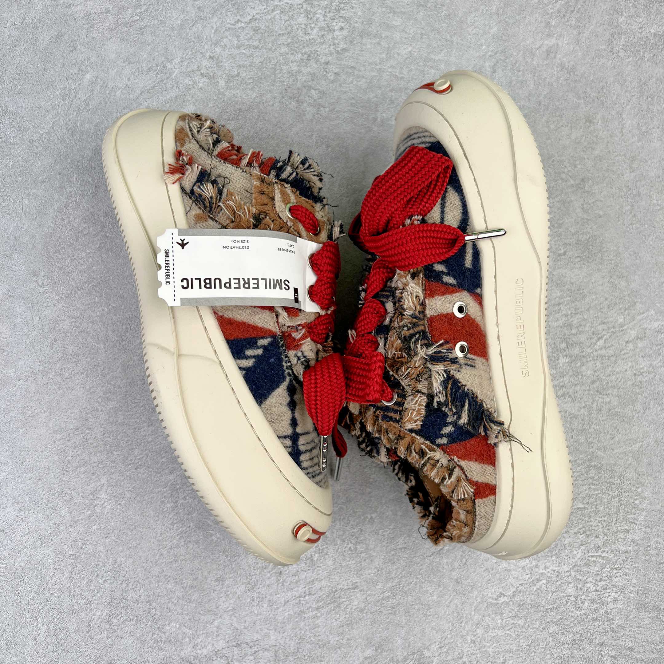 图片[3]-＃开春福利 SMILEREPUBLIC檀健次同款经典新款起司猫低帮开口笑厚底帆布鞋 新晋街头鞋履品牌SMILEREPUBLIC Canvas 系列 以 SMILE 为灵感来源 捕捉潮流 主打柔软的帆布设计 有裁切的羊毛流苏与独特编织技艺 超软水染牛皮内里 注塑成型鞋垫 4cm厘米外增高效果橡胶鞋底 尺码：35 36 37 38 39 40 41 42 43 44-选品中心