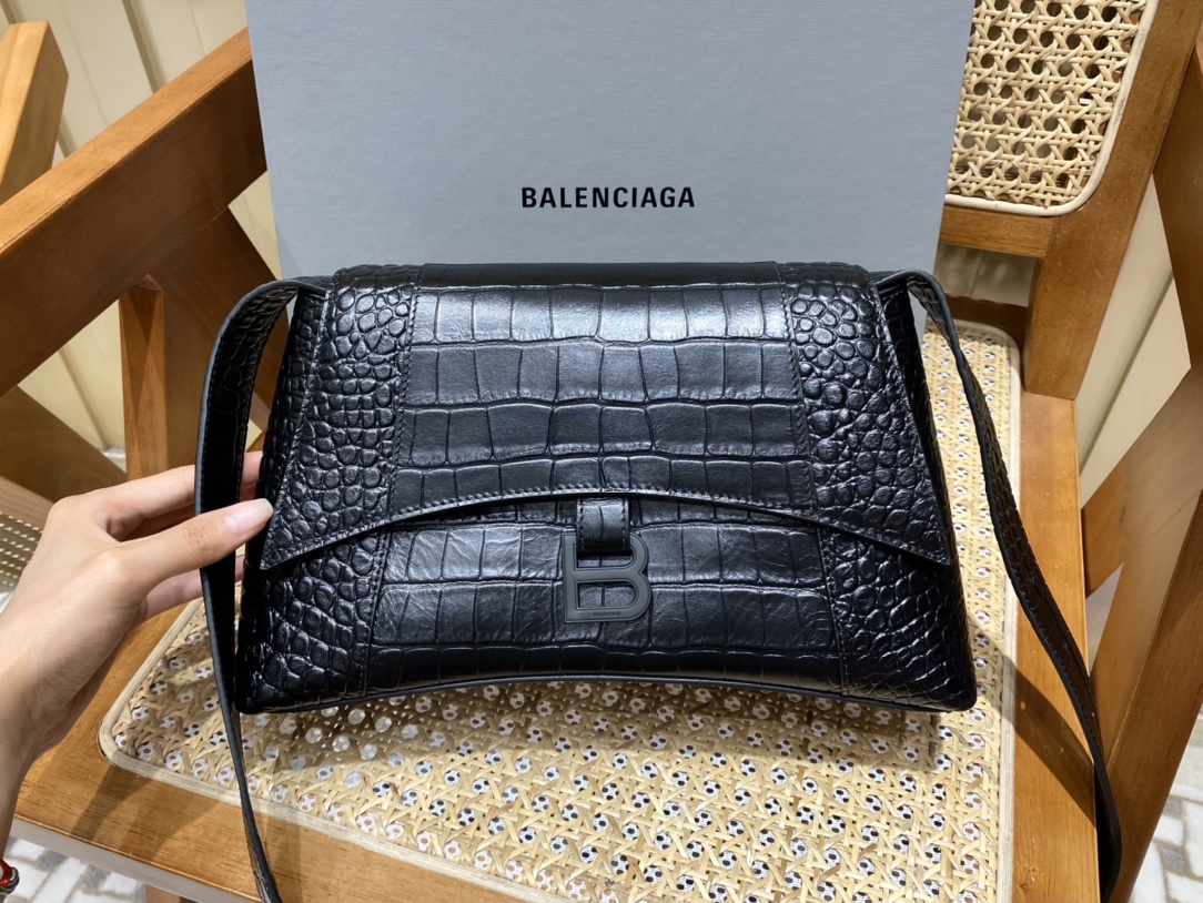 Balenciaga Downtown 29CM BAG 671353黑色鳄鱼纹/黑扣