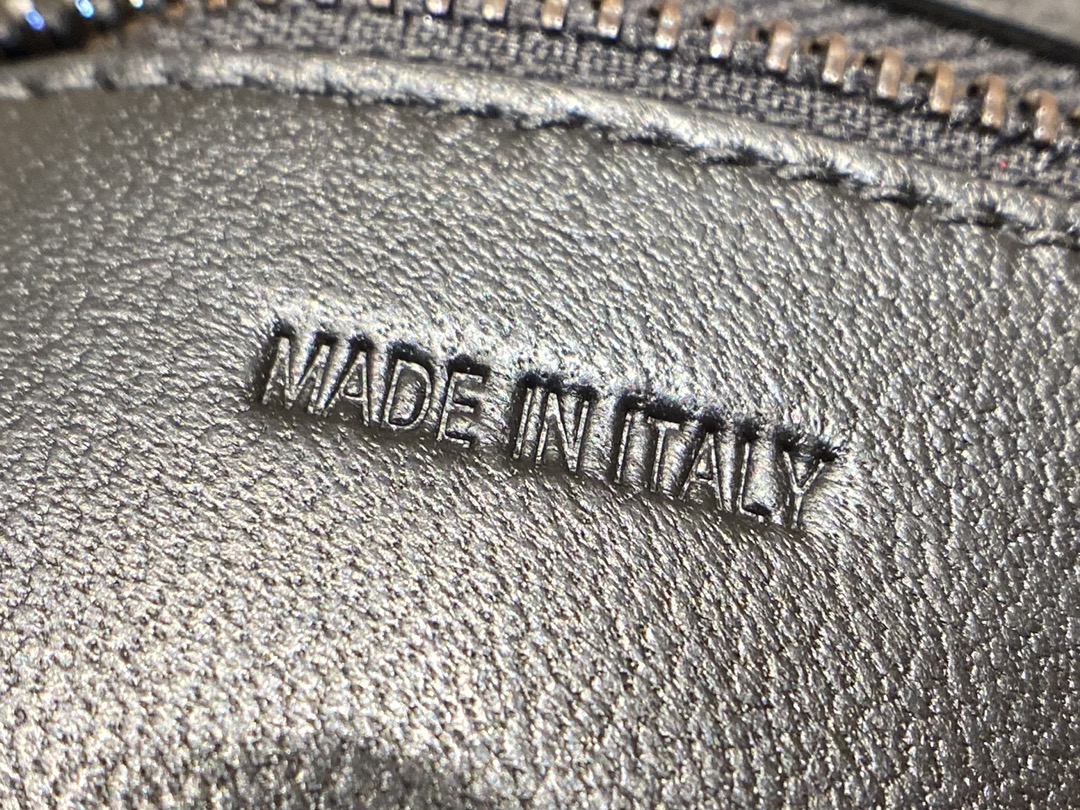 Balenciaga Downtown 29CM BAG 671353黑色鳄鱼纹/黑扣