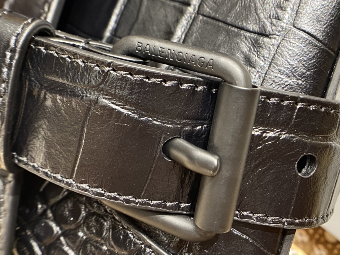 Balenciaga Downtown 29CM BAG 671353黑色鳄鱼纹/黑扣