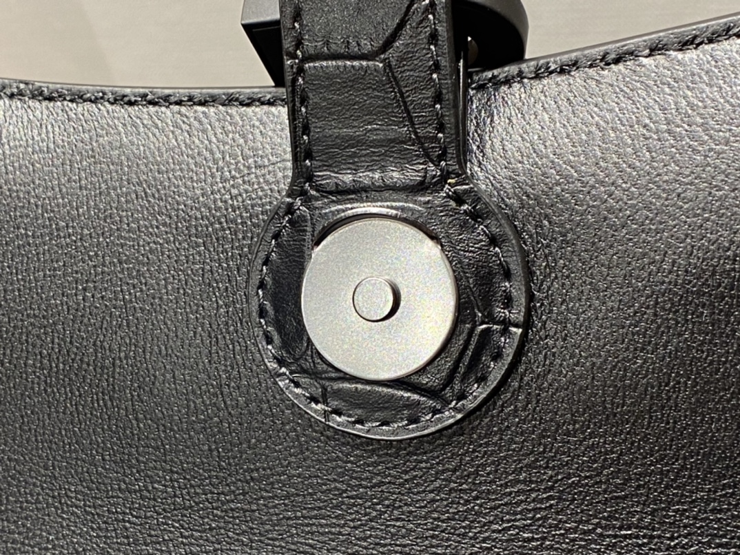 Balenciaga Downtown 29CM BAG 671353黑色鳄鱼纹/黑扣