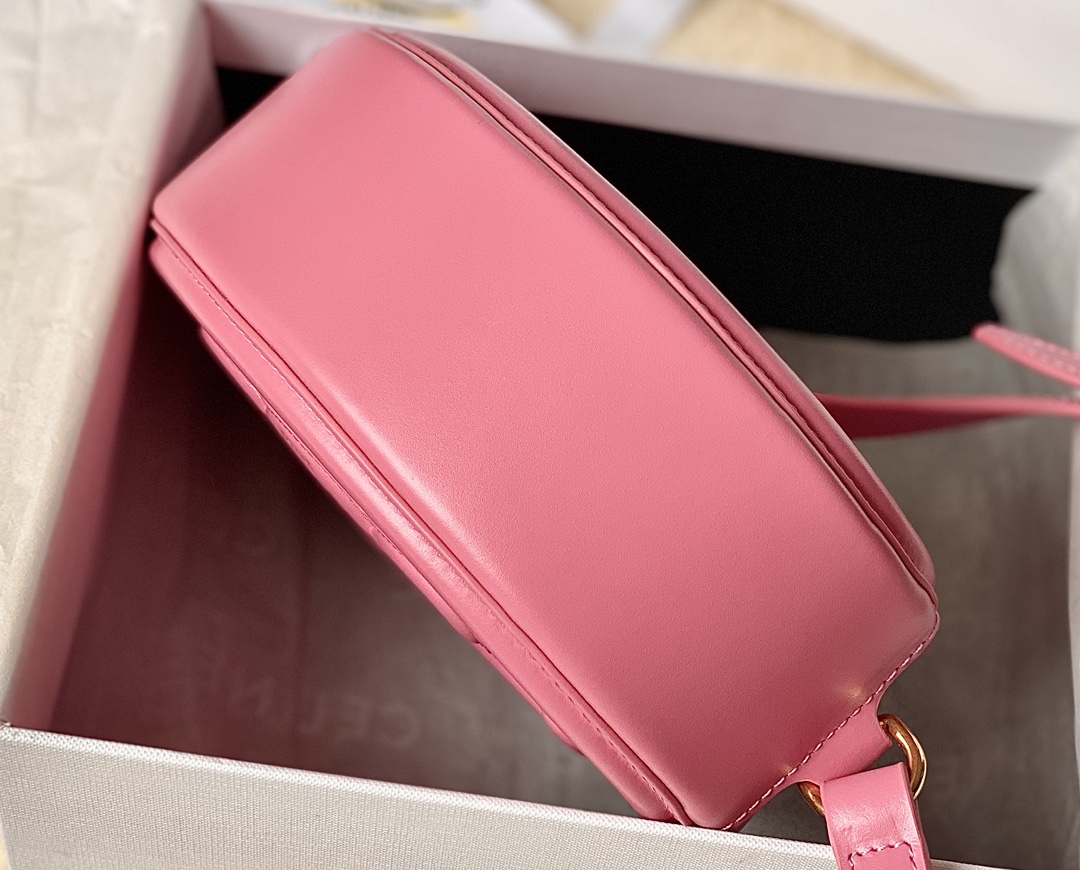 CELINE 光滑牛皮革斜挎椭圆形猪鼻子包 198603粉色