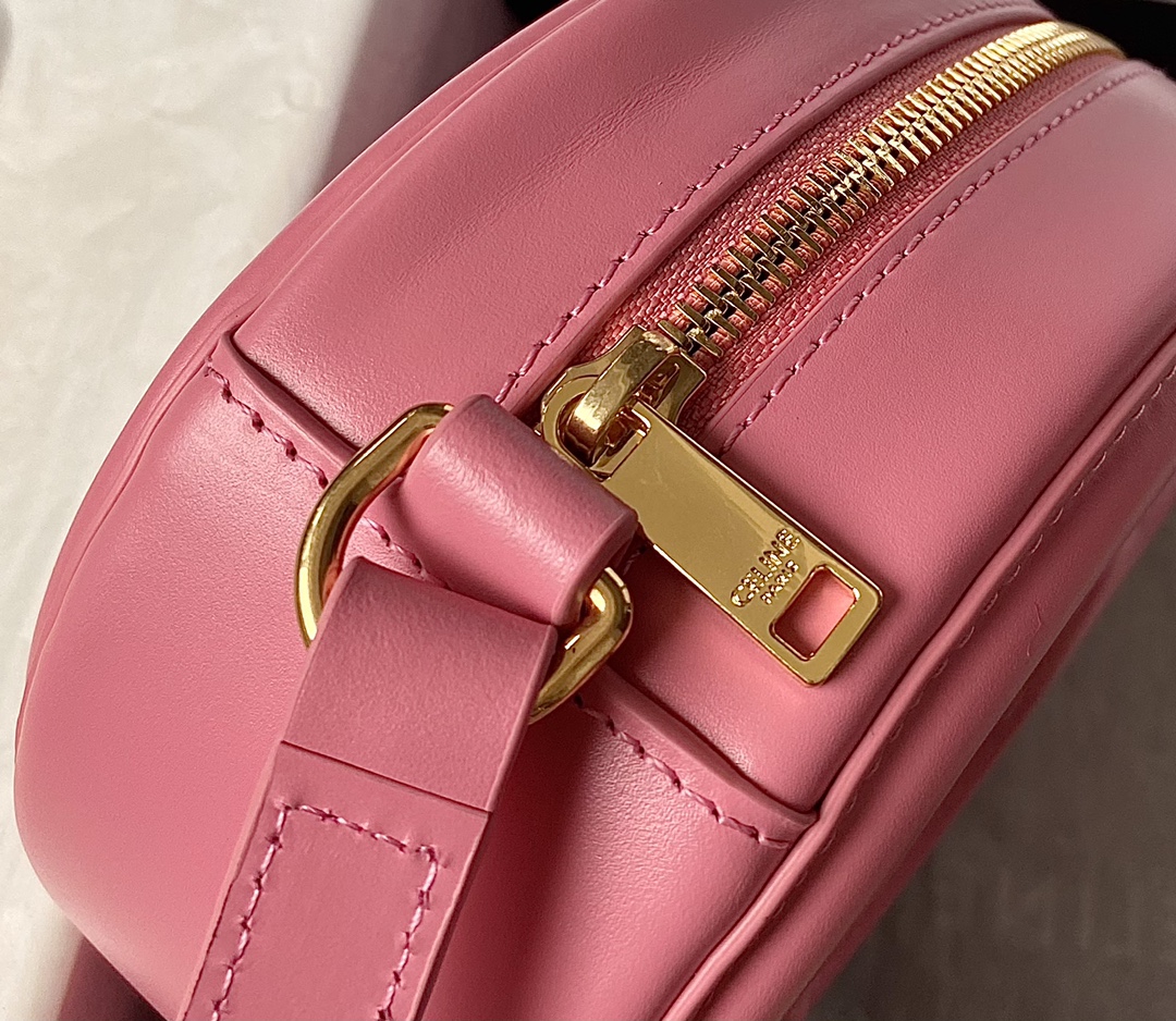 CELINE 光滑牛皮革斜挎椭圆形猪鼻子包 198603粉色