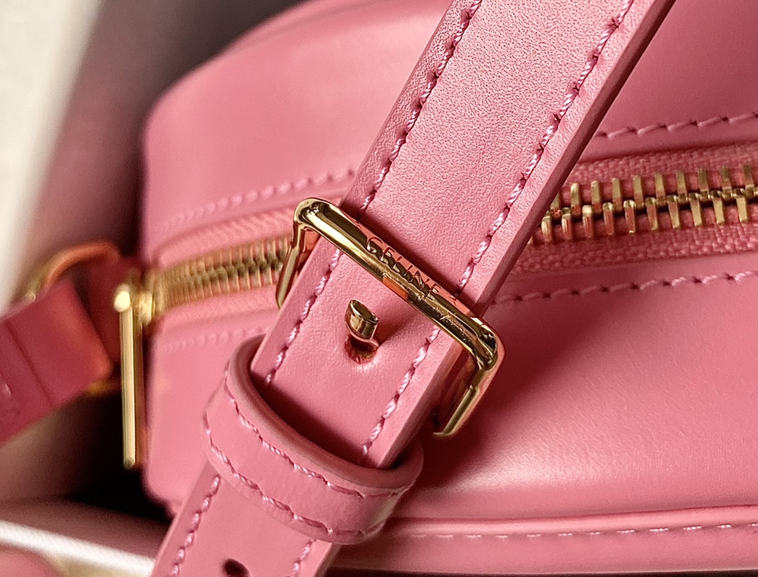 CELINE 光滑牛皮革斜挎椭圆形猪鼻子包 198603粉色