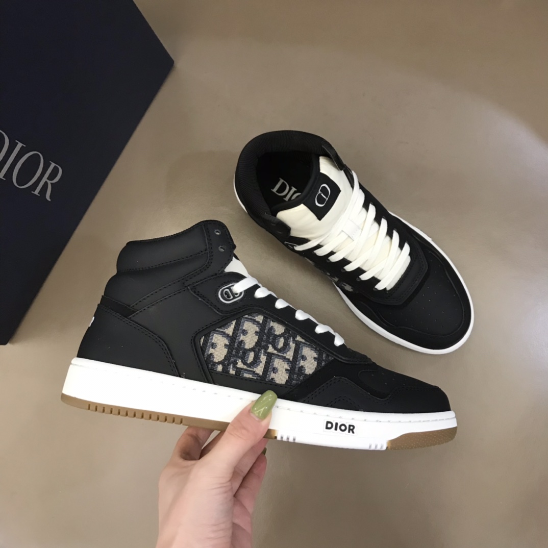 DIOR迪奥 光滑牛皮革精心制作高帮B27休闲运动鞋