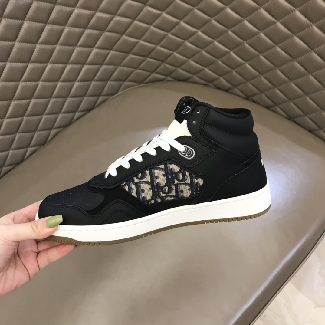 DIOR迪奥 光滑牛皮革精心制作高帮B27休闲运动鞋