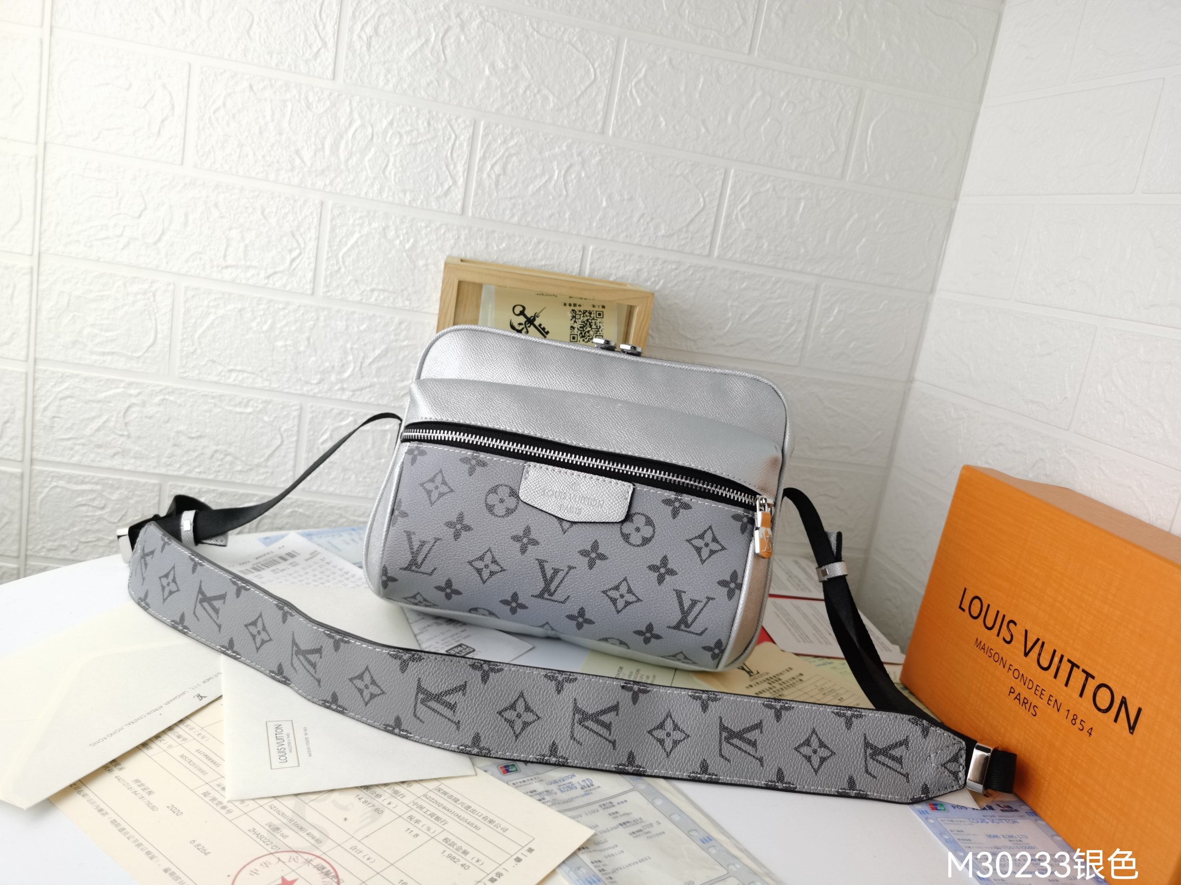 Louis Vuitton AAA
 Messenger Bags Top Quality Designer Replica
 Green Silver Monogram Canvas Cowhide Spring/Summer Collection M30233