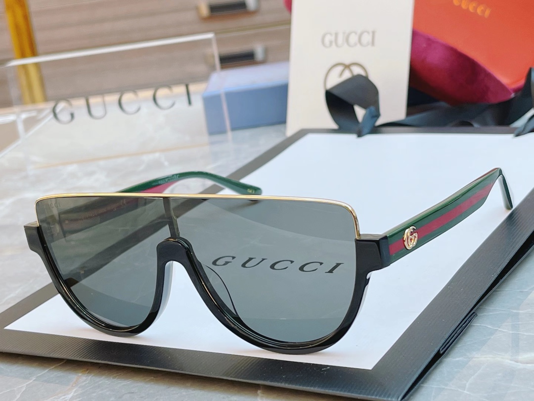 ，【GUCC*】古*驰新款太阳镜，GG0989SK，潮流新款半框连体镜，可配情侣款。SIZE59口12-