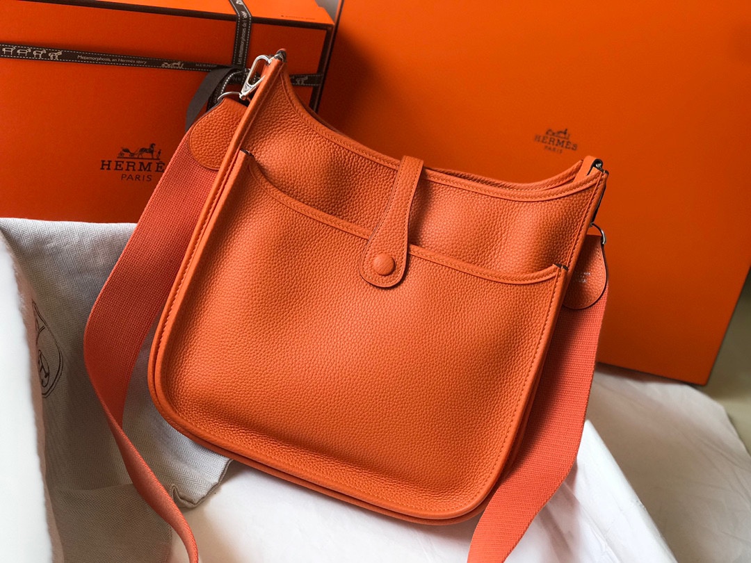 Hermès Evelyne 28cm Togo レザーショルダーバッグ