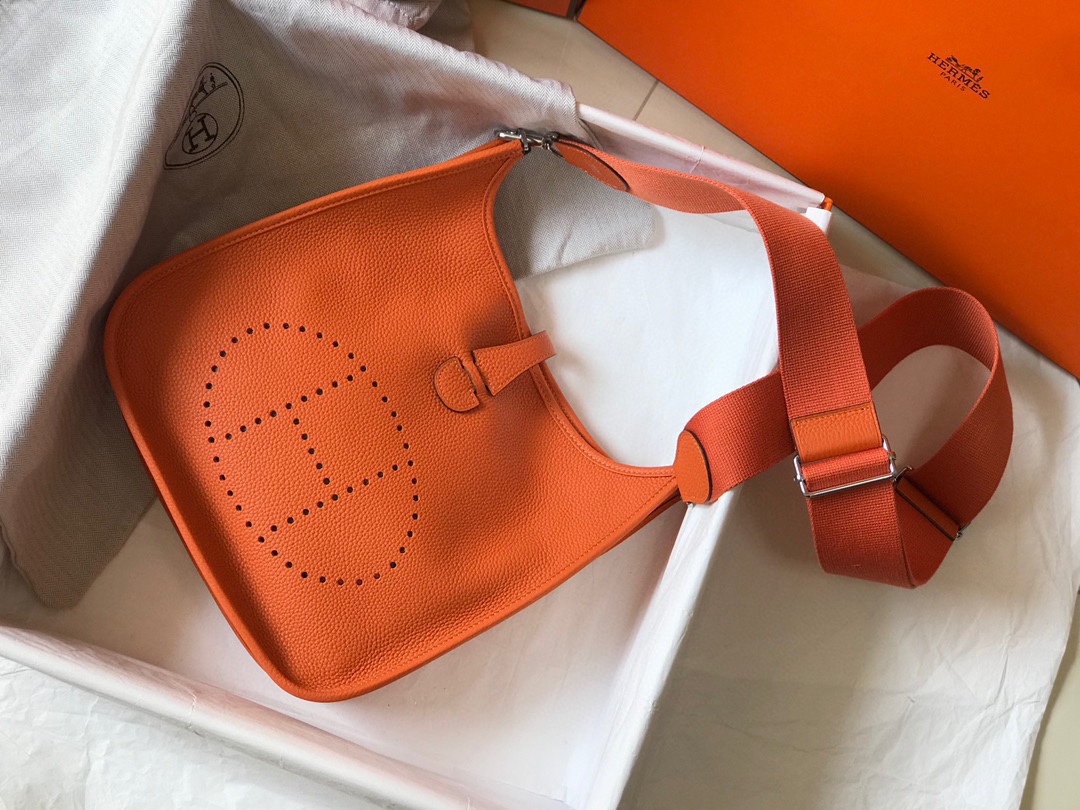 Hermès Evelyne 28cm Togo レザーショルダーバッグ