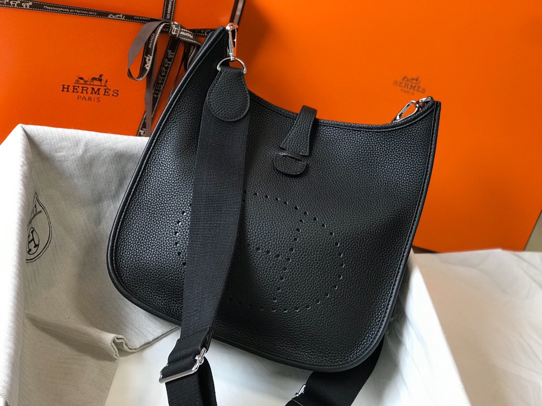 Hermès Evelyne 28cm - Togoレザー・ハンズフリーショルダーバッグ