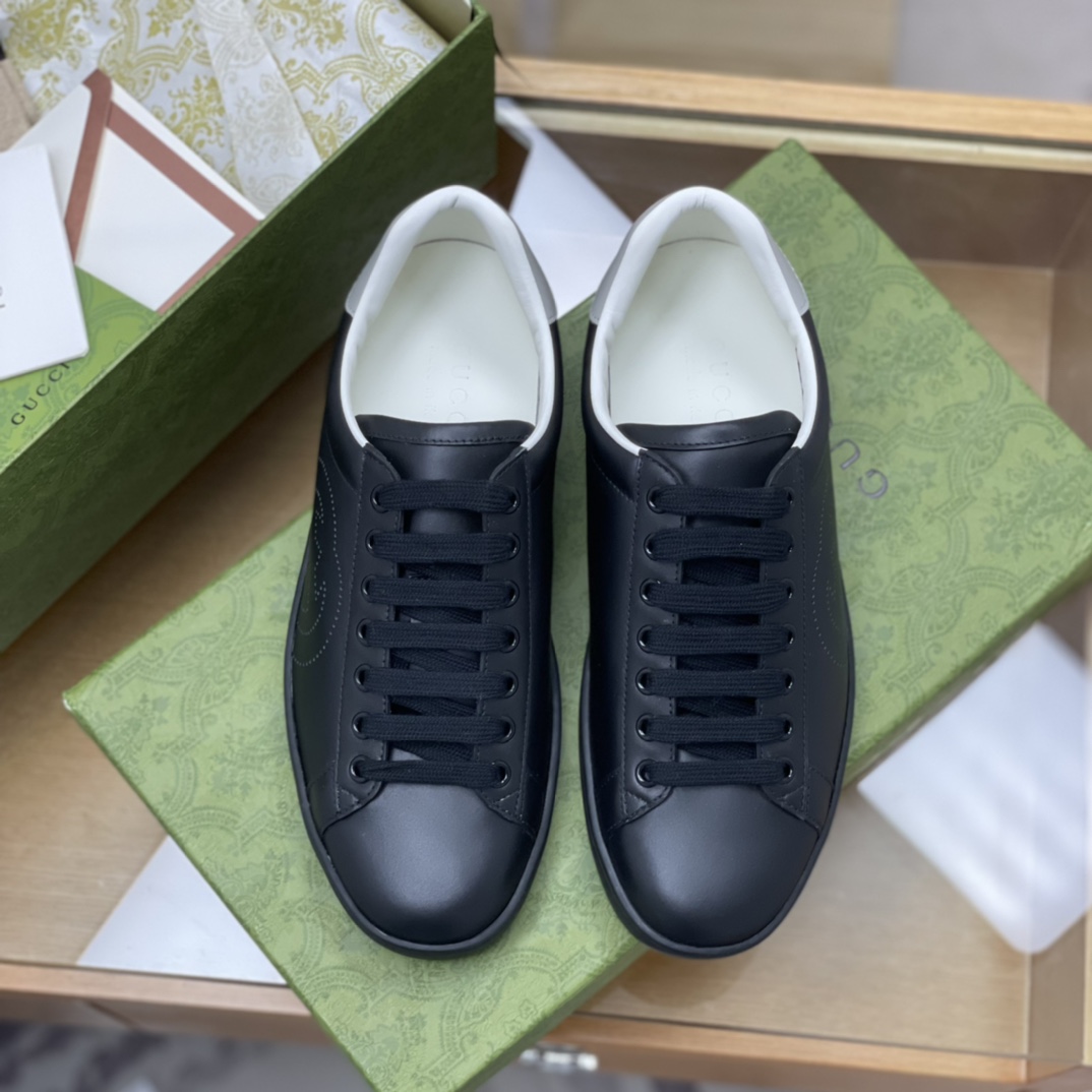 Gucci古驰   面料采用牛皮男士休闲鞋