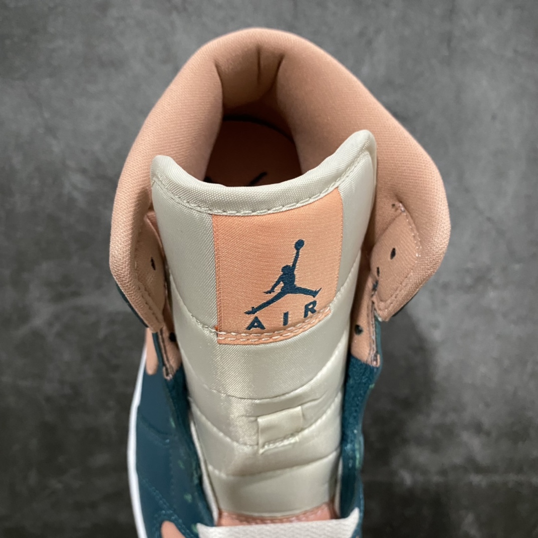 图片[7]-GC(dt)过验版 Air Jordan AJ1 Mid 中帮 粉绿 BQ6472-308 市面唯一纯原级别 无需拼图大几率过验 后跟方块横7针竖3针 全网唯一正确细节 全鞋电脑针车 完美零毛边处理 原厂内置全掌气垫 价格定位良心 平台专用代工流水线出品 一眼公司既视感 拿到手的一瞬间就与众不同 碾压市面所有版本 认准细节 全部原鞋开发 每一个配色都会采购原鞋确认细节 打破市面看图做货无好货之说 细节精确 所有配色原数据档案开发！ 尺码：36 36.5 37.5 38 38.5 39 40 40.5 41 42-选品中心