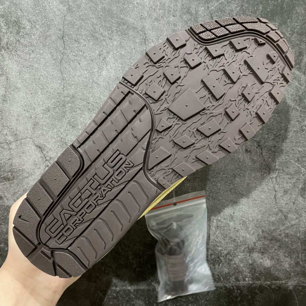 图片[9]-H12出品 年度鞋王TS X Air MAX 1 经典倒钩 卡其配色 最早高成本购入原鞋 原厂无色差皮料 绒感十足 卡色完美同步公司货 50块一对原厂swoosh钩子 唯一采用正确织带 唯一原厂尼龙鞋带 所见即得 货号： DO9392 200 尺码：36 36.5 37.5 38 38.5 39 40 40.5 41 42 42.5 43 44 44.5 45 46 47.5-选品中心