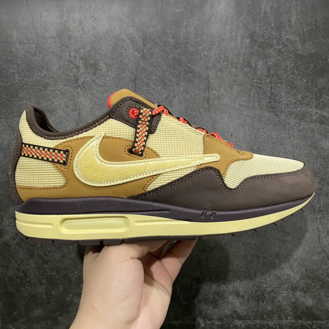 H12出品 年度鞋王TS X Air MAX 1 经典倒钩 卡其配色 最早高成本购入原鞋 原厂无色差皮料 绒感十足 卡色完美同步公司货 50块一对原厂swoosh钩子 唯一采用正确织带 唯一原厂尼龙鞋带 所见即得 货号: DO9392 200 尺码:36 36.5 37.5 38 38.5 39 40 40.5 41 42 42.5 43 44 44.5 45 46 47.5-选品中心