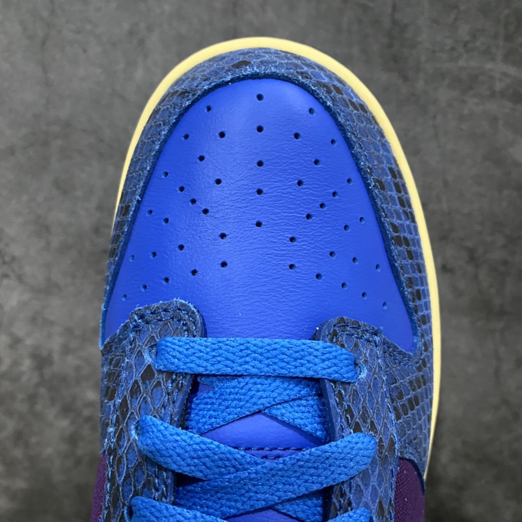 图片[5]-H12版本出货 目前最正确版本 Undefeated x NK Dunk Low SP \”5 on lt\” 联名 蓝紫 蛇纹 全套原纸版 原楦头 打造完美灵魂版型 全鞋面采用宝蓝蛇鳞纹皮料 原档案原装大底 原厂百宏织唛舌标 原厂中底布COAST拉帮线 原档案数据后跟弧度 针车已达正品标准 全网唯一私模 最大尺码达到48.5码 尺码 40/48.5-选品中心