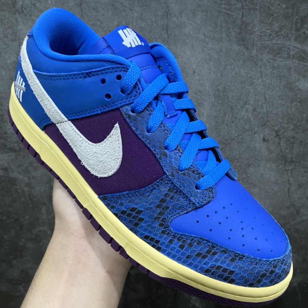 图片[3]-H12版本出货 目前最正确版本 Undefeated x NK Dunk Low SP \”5 on lt\” 联名 蓝紫 蛇纹 全套原纸版 原楦头 打造完美灵魂版型 全鞋面采用宝蓝蛇鳞纹皮料 原档案原装大底 原厂百宏织唛舌标 原厂中底布COAST拉帮线 原档案数据后跟弧度 针车已达正品标准 全网唯一私模 最大尺码达到48.5码 尺码 40/48.5-选品中心