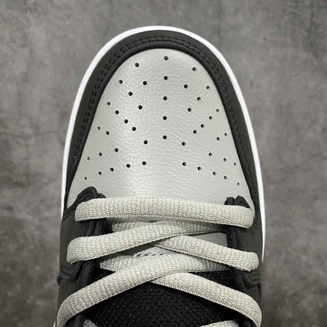图片[5]-PK版本 Nike SB Dunk Low \”J-Pack Shadow\” 影子灰 男女同款 复古休闲板鞋 货号：BQ6817-007\\t #独家原版原盒 原底原料 开模打造 #原厂织唛鞋标 高精密准度 #原楦原纸板开发 匹配原版98%以上 #后跟垫棉独家呈现 反口里弧度正确 #全新后跟电绣 精准针数与正品一致 #原厂皮料 质感无敌 #皮料切割干净 无任何毛边 清洁度细节完美 尺码：36 36.5 37.5 38 38.5 39 40 40.5 41 42 42.5 43 44 44.5 45 46 47.5-选品中心