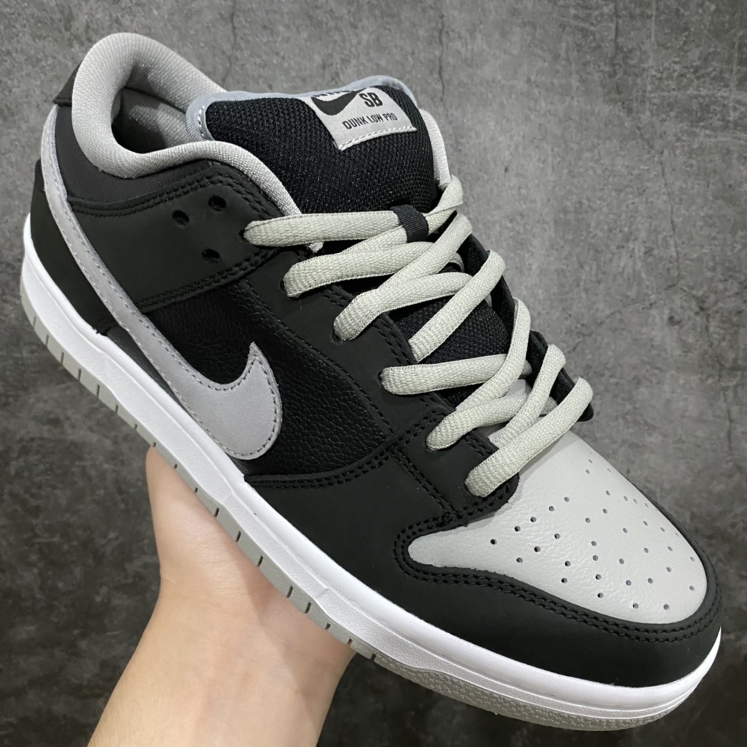 图片[3]-PK版本 Nike SB Dunk Low \”J-Pack Shadow\” 影子灰 男女同款 复古休闲板鞋 货号：BQ6817-007\\t #独家原版原盒 原底原料 开模打造 #原厂织唛鞋标 高精密准度 #原楦原纸板开发 匹配原版98%以上 #后跟垫棉独家呈现 反口里弧度正确 #全新后跟电绣 精准针数与正品一致 #原厂皮料 质感无敌 #皮料切割干净 无任何毛边 清洁度细节完美 尺码：36 36.5 37.5 38 38.5 39 40 40.5 41 42 42.5 43 44 44.5 45 46 47.5-选品中心